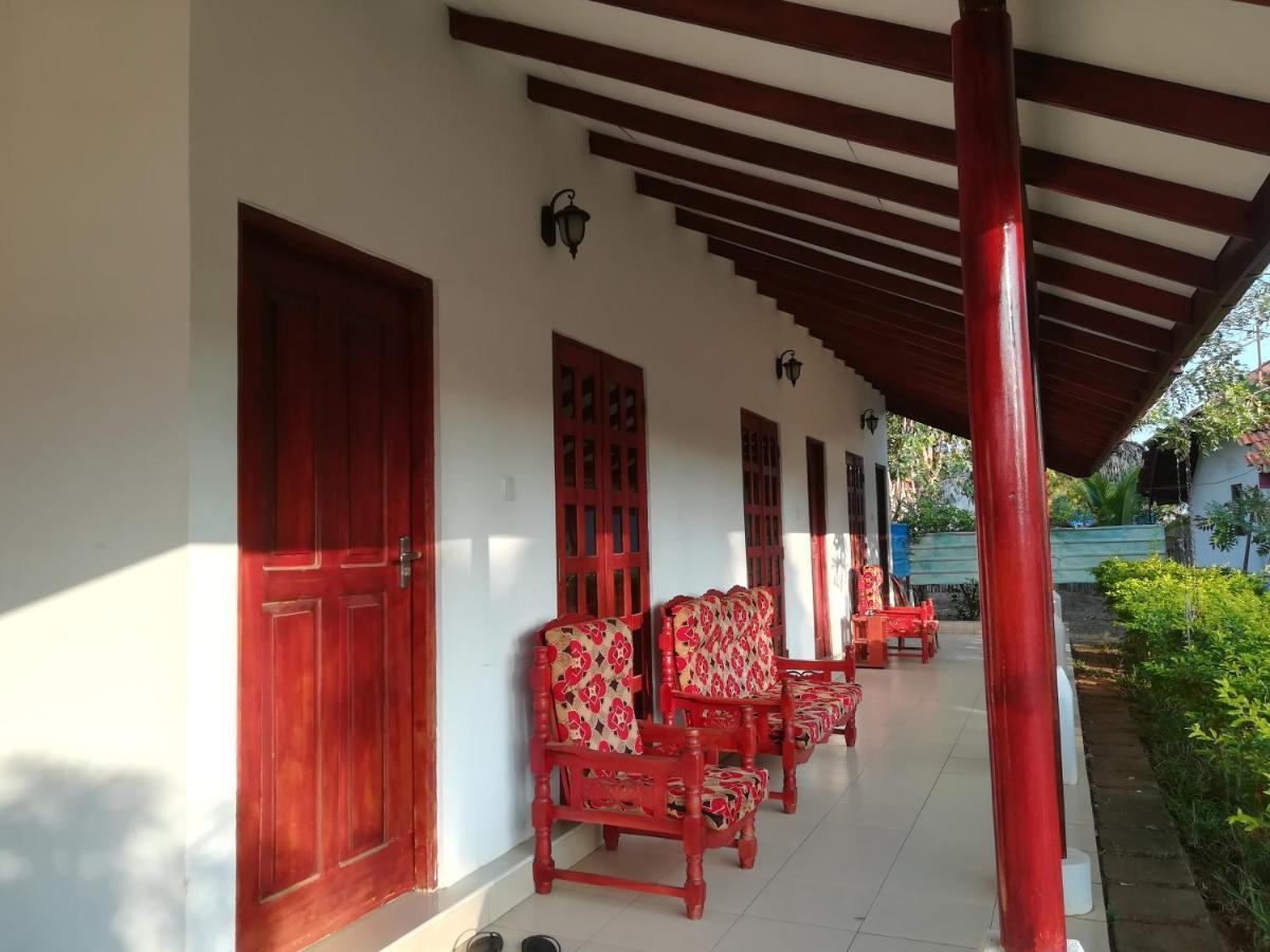 Sun & Sand Guest House Mullaittivu Exterior photo